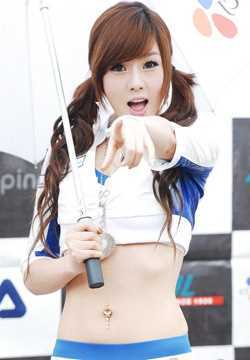 韩国车模黄美姬俏皮可爱照