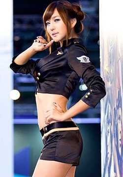 韩国美女车模身材写照