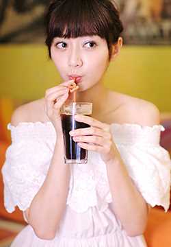 清新甜美女星潘之琳优雅唯美私房