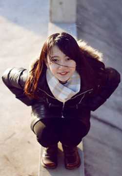 高清温柔长发美少女笑容甜美户外图集