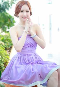 精选韩国甜美女孩Kim,Ye,Ha迷人短裙外拍图册