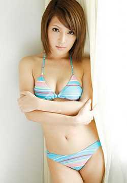 高清甜美女孩夏日阳台酥胸肥臀写照图集