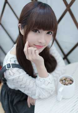 高清甜美女孩咖啡馆迷人写照图集