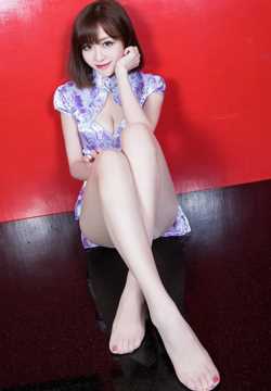 最新旗袍美女Lucy私房秀迷人长腿壁纸