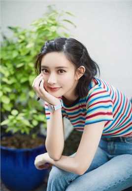 阳光少女孟子义夏日小清新时尚穿搭街拍图片