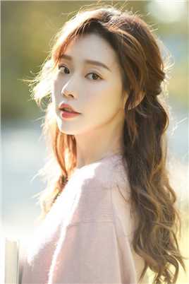 优质知性优雅美女性感波浪卷阳光下街拍令人怦然心动相册