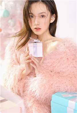 精选锁骨精致性感的小妹软糯诱人可爱呆萌头像图册