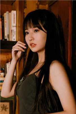 优质成熟诱人的优雅淑女吊带香肩妩媚性感的美女相册