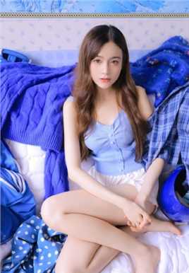 特别专辑自然素颜美女吊带热裤气质慵懒迷人性感美女成熟照图片