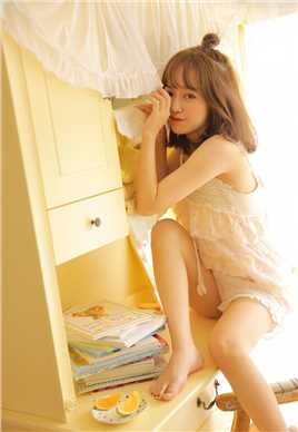 甜美女孩娇羞可人明眸皓齿的长相诱人美女裸图