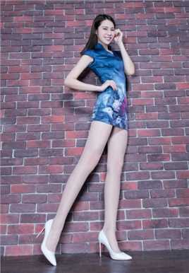 最全旗袍美女模特蓝色百花旗袍美女性感大长腿壁纸