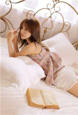 清纯动人的小妹妹床上白皙玉体令人欲罢不能摄影