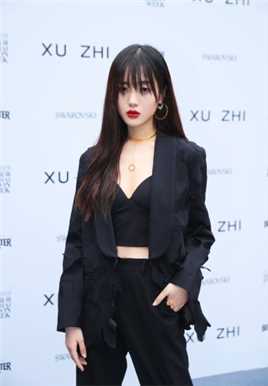 最新御姐王梓薇时尚美女明星帅气活动照图片壁纸