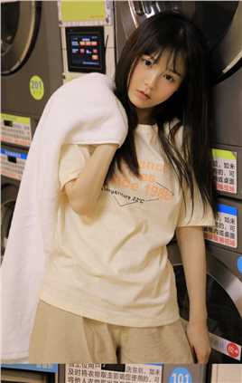 长得眉清目秀的娇软美眉可可爱爱清纯美女