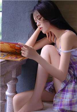 精选杏眼清澈明媚的漂亮女孩性感吊带又纯又媚私房照图册