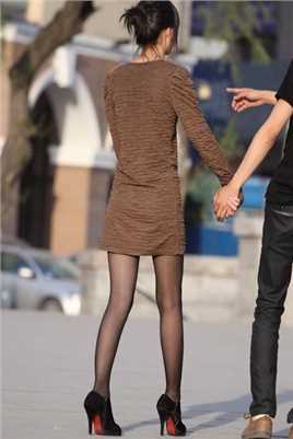 优质街拍美女性感高跟鞋情趣黑袜子大长腿诱惑图片相册