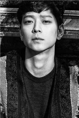 高清由模特转型为演员的韩国帅哥姜东元时尚杂志图册