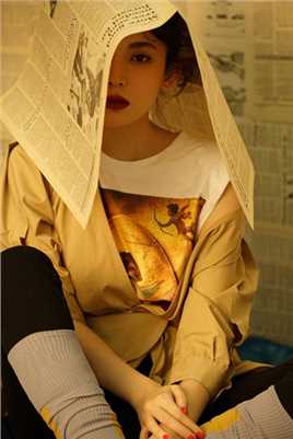 优质古力娜扎复古红唇百变造型诠释独特时尚态度图片