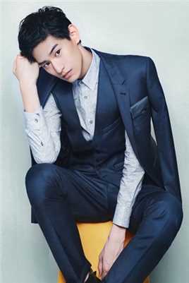 优质韩国90后男模特金泰焕《Easy》时尚杂志图片