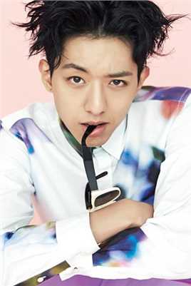 精选韩国帅哥李正信《Instyle》时尚杂志封面图册