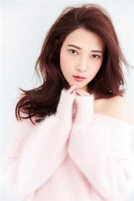 精选王聃葳粉色毛裙灵性十足可爱又性感图册