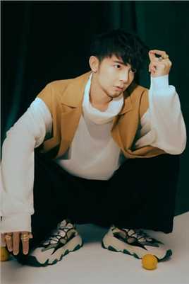 汪东城性感小胡茬雅痞范十足复古风