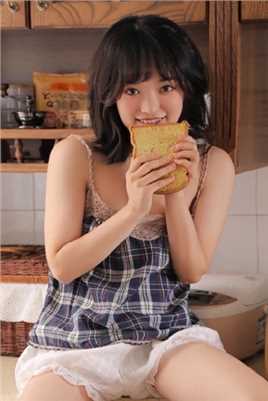 精选漂亮美女露齿甜笑清纯可人图册