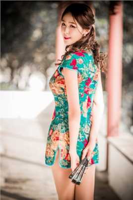 古代风韵旗袍美女户外高跟大长腿摄影性感照