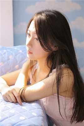 精选牛奶肌清纯校花美女丰满吊带白白私房站图册