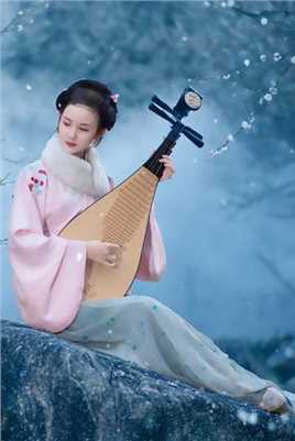 特别专辑古装美女户外弹琵琶唯美古风图片图片