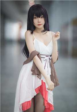 最新动漫展大胸妹子黑丝长腿性感cos图集