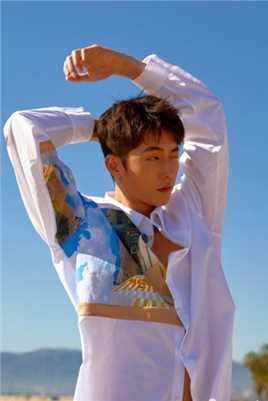 最新南柱赫最新感性魅力户外时尚画报壁纸