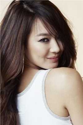 高清申敏儿牛仔超短裤魅惑眼妆时尚集图册