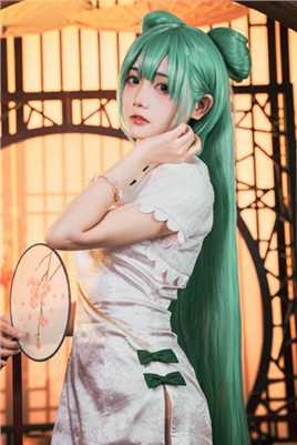 最全日系萌妹cosplay韶华初音未来性感开叉裙相册