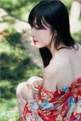 高清白皙裸背古装妩媚寂寞子大长腿诱惑套图图集