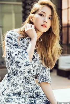 特别专辑韩国女团KARA成员朴奎利脱俗气质时尚艺术照图片