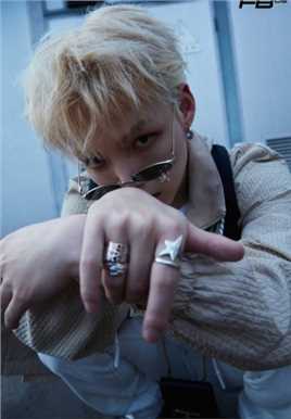 朱星杰浅金发色潮流墨镜时尚酷炫