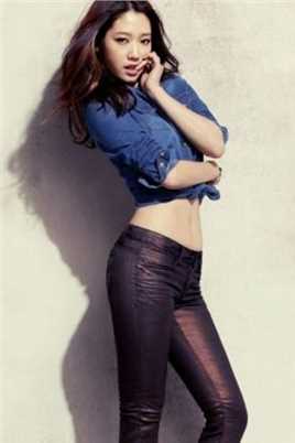 最新韩国明星朴信惠清纯与性感随意转换集壁纸