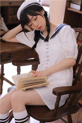 特别专辑海军服小姐姐白色长筒袜大长腿清纯风集图片