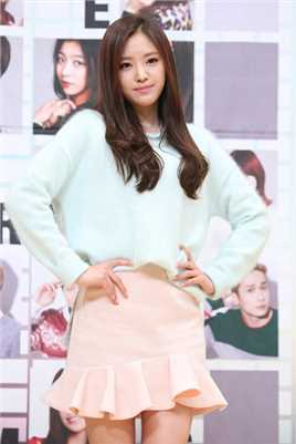 精选APINK成员孙娜恩清纯圆脸美女超短裙可爱壁纸图册
