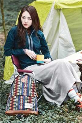 特别专辑韩国美女模特李沇熹野外休闲时尚装扮图片图片