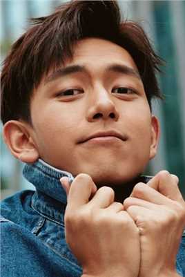 李现搞怪男友风牛仔衣时尚杂志集