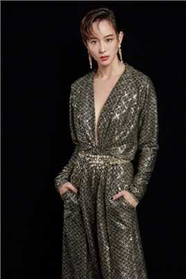 精选张钧甯深V真空蛇纹连体衣性感英气时尚图片图册