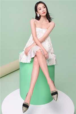 优质成熟长腿美女宋茜又纯又飒的时尚代言图片