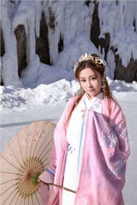 精选冰天雪地下的古装美女唯美意境艺术图册