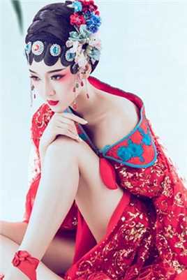 戏曲风古装美女浓妆艳抹妖娆大长腿艺术照
