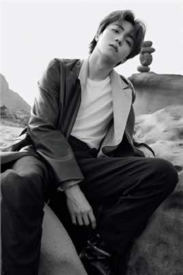 最全陈立农儒雅范中长发时尚杂志户外大片相册