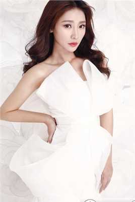 错落有致好身材明星柳岩性感集