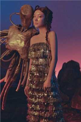 优质戴燕妮抹胸流金长裙性感相册