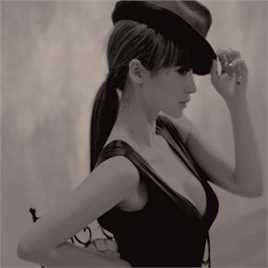 柳岩(Ada)的个人图册前后照片